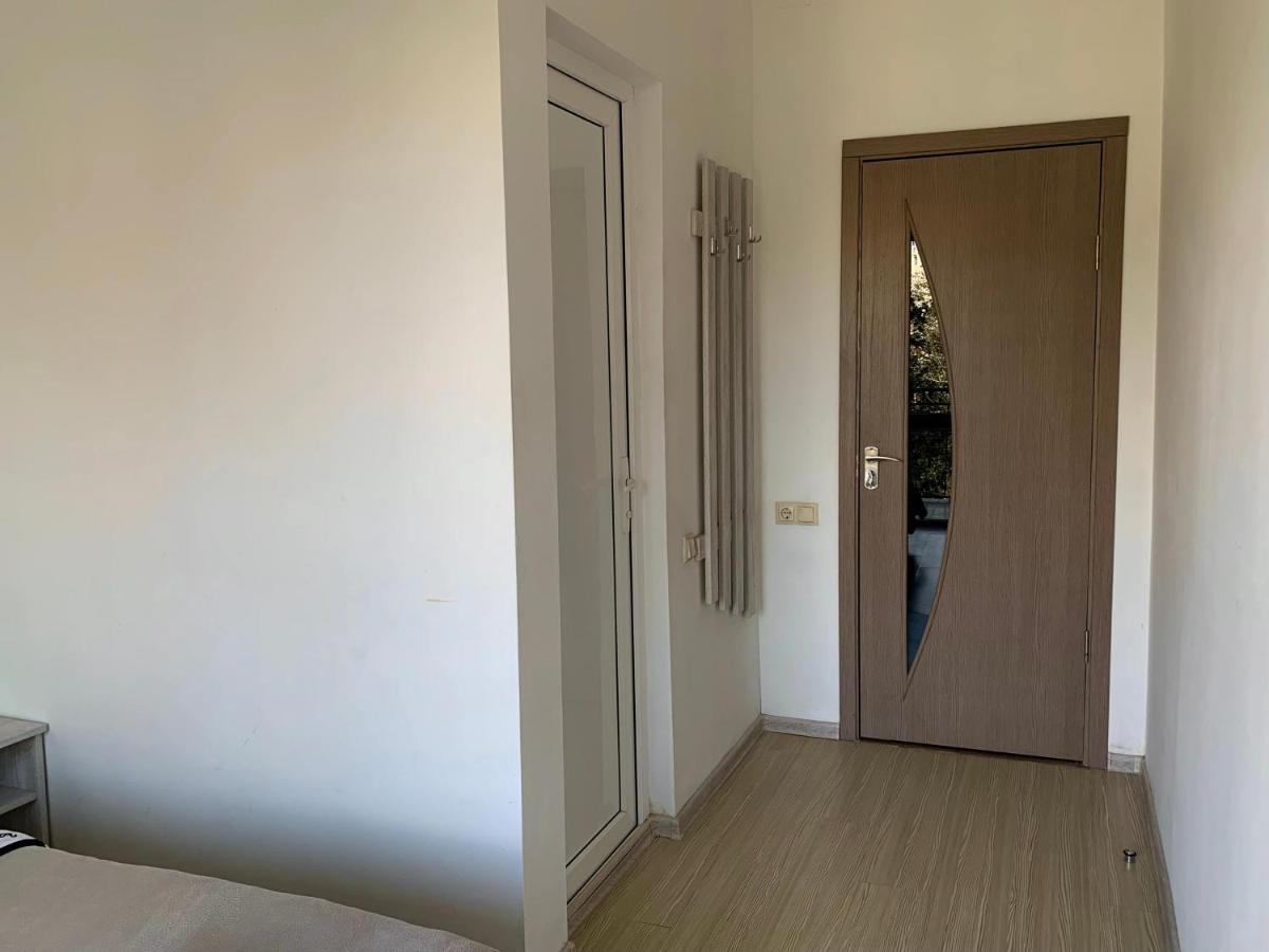 Guest House Junona Makhinjauri Exterior photo