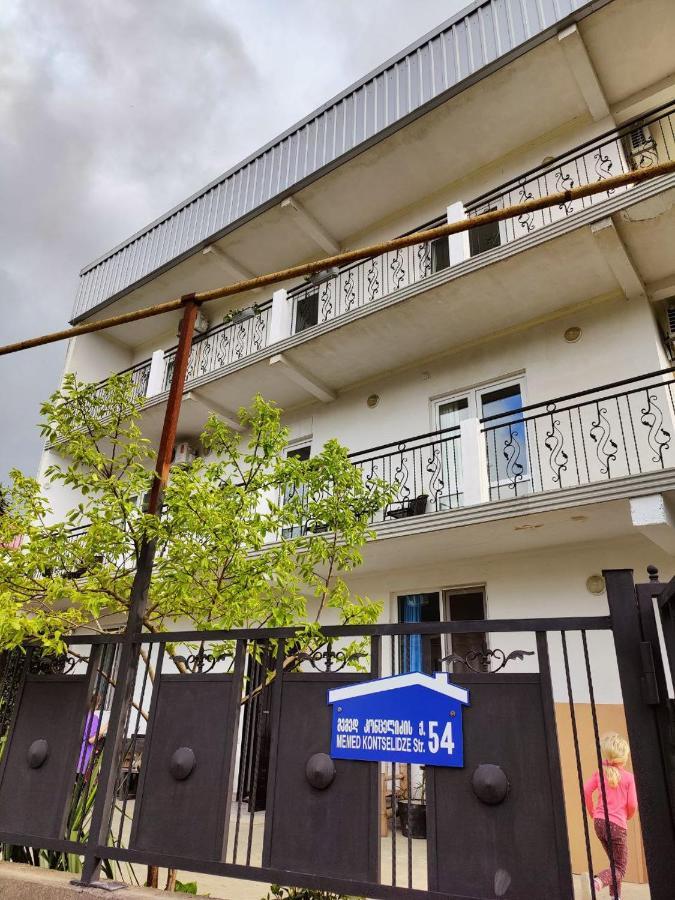 Guest House Junona Makhinjauri Exterior photo